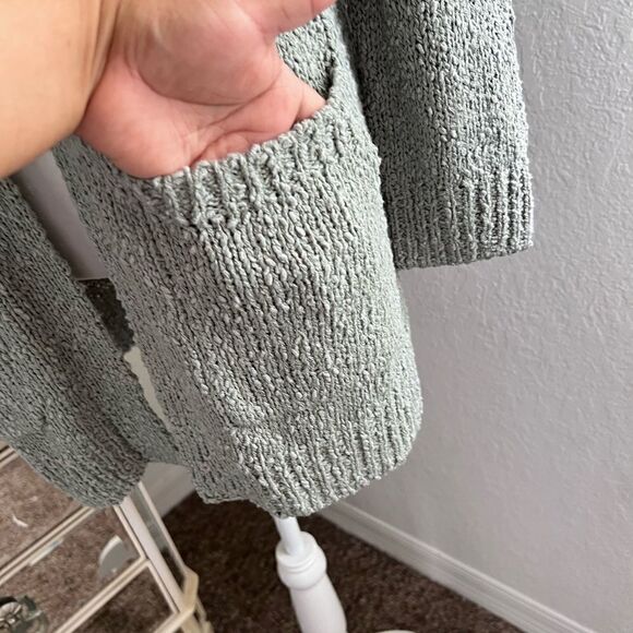 Barefoot Dreams Sage green cardigan - Picture 5 of 8